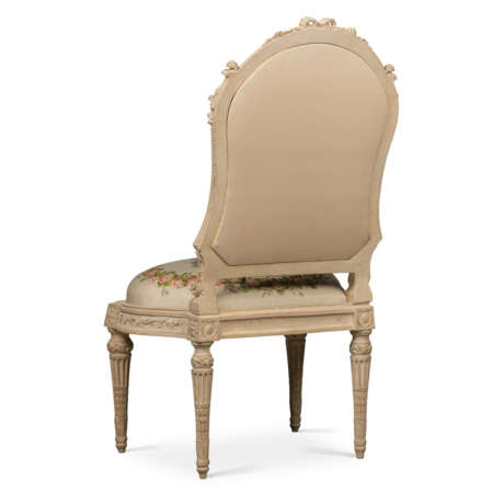 A LATE LOUIS XV GREY-PAINTED SIDE CHAIR - Foto 6