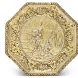 AN IMPORTANT CHARLES II SILVER-GILT TOILET SERVICE - фото 3