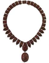 Granatcollier.