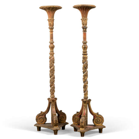 A PAIR OF NORTH ITALIAN PARCEL-GILT AND RED-PAINTED TORCHERES - фото 3