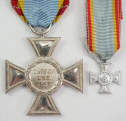 Mecklenburg-Strelitz: Kreuz für Auszeichnung im Kriege 1914, Tapfer und Treu, 2. Klasse, mit Miniatur.