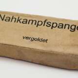 Nahkampfspange, in Gold Kartonageetui. - фото 1