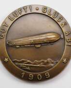 Übersicht. Medaille auf Graf Ferdinand v. Zeppelin - 1909.