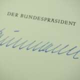 BRD: Bundesverdienstorden, Verdienstkreuz 1. Klasse Urkunde für einen Regierungspräsidenten aus Stuttgart. - photo 2