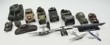 Lot Militär Spielzeug.
