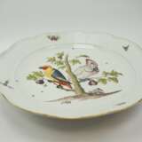 Meissen: Platte mit Altozier reliefierter Fahne, 18. Jh. - photo 5