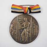 Medaille für Treue Mitarbeit des Deutschen Buchdrucker Vereins, im Etui. - photo 2