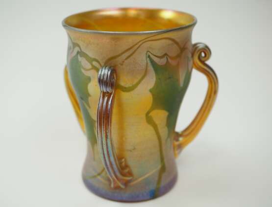 Tiffany Studios NY: Vase mit drei Henkeln u. Dekor "Favrile". - Foto 4