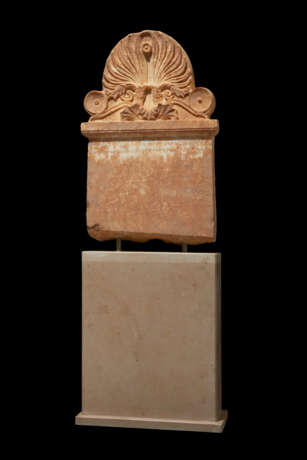 A GREEK MARBLE FUNERARY STELE - photo 1