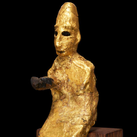A CANAANITE BRONZE AND SHEET GOLD SEATED DEITY - фото 6