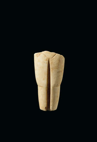 A CYCLADIC MARBLE FRAGMENT FROM A FEMALE FIGURE - photo 1