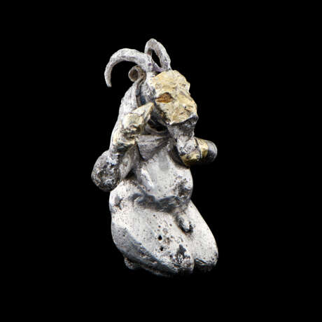 A PROTO-ELAMITE SILVER GILT KNEELING GOAT-HEADED ANTHROPOMORPHIC DEITY - фото 5