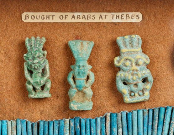 A COLLECTION OF EGYPTIAN ANTIQUITIES IN TWO CASES - фото 12