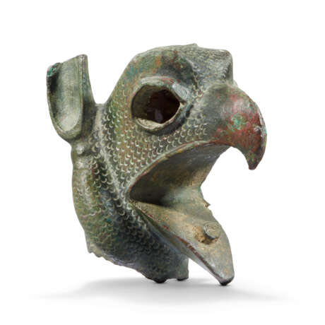 A GREEK BRONZE GRIFFIN PROTOME - photo 2