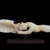 AN EGYPTIAN ALABASTER COSMETIC SPOON - фото 1