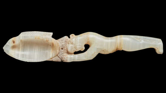 AN EGYPTIAN ALABASTER COSMETIC SPOON - photo 2