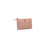 A PINK CAVIAR LEATHER CHEVRON POUCH WITH SILVER HARDWARE - фото 2