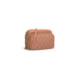 A PINK QUILTED CALFSKIN LEATHER ZIP BAG WITH GOLD HARDWARE - фото 2