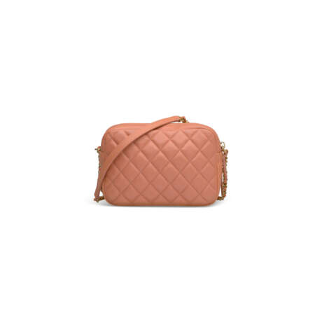 A PINK QUILTED CALFSKIN LEATHER ZIP BAG WITH GOLD HARDWARE - фото 4
