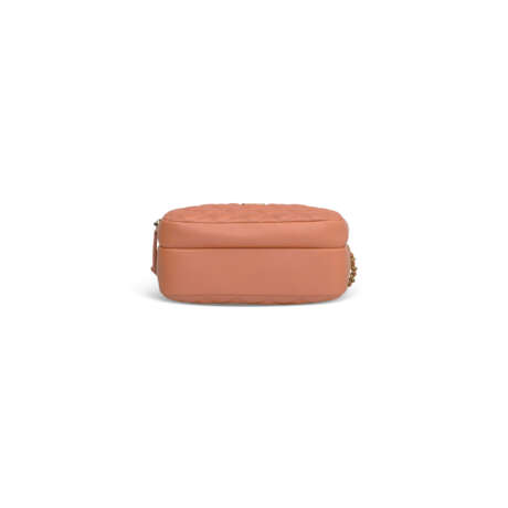A PINK QUILTED CALFSKIN LEATHER ZIP BAG WITH GOLD HARDWARE - photo 5
