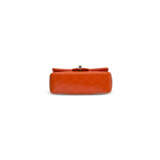 A CORAL PATENT LEATHER MINI CLASSIC FLAP BAG WITH SILVER HARDWARE - Foto 5