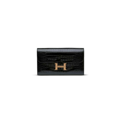 A SHINY BLACK ALLIGATOR CONSTANCE WALLET WITH ROSE GOLD HARDWARE - photo 1