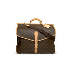 A CLASSIC MONOGRAM CANVAS HUNTING BAG WITH GOLDEN BRASS HARDWARE