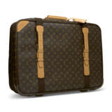 A CLASSIC MONOGRAM CANVAS SATELLITE 60 SUITCASE WITH GOLDEN BRASS HARDWARE - фото 2