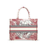 WHITE & RED MEDIUM D-ROYAUME D'AMOUR EMBROIDERED CANVAS BOOK TOTE - photo 4