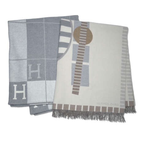 A SET OF TWO: A PATCHWORK SADDLE BLANKET & A AVALON III THROW BLANKET - photo 1