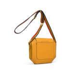 A JAUNE D’OR EPSOM LEATHER OCTOGONE 23 WITH GOLD HARDWARE - photo 2