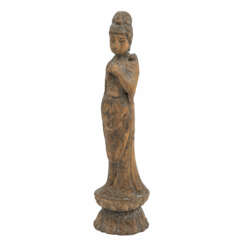 Fine willow wood carving of the Guanyin. CHINA, Qing Dynasty (1644-1911).