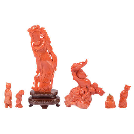 Six figures made of orange-red coral. CHINA, 1st half of the 20th century: - Foto 3