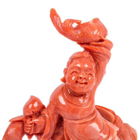 Six figures made of orange-red coral. CHINA, 1st half of the 20th century: - Foto 6