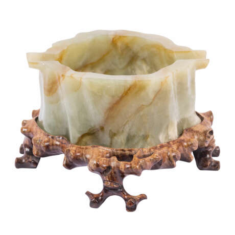 Jade ashtray. CHINA, mid-20th century, - Foto 4