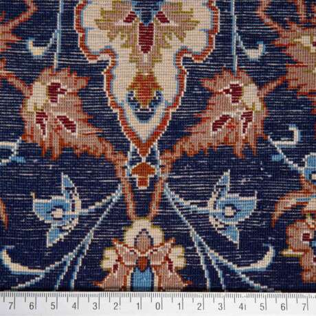 2 oriental carpets. ISFAHAN/PERSIA, 20th c., - photo 6