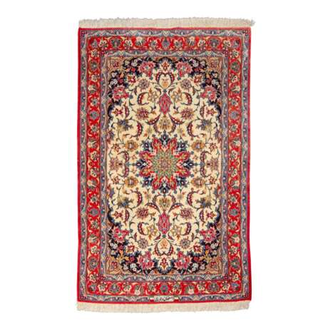 Oriental carpet with silk. ISFAHAN/PERSIA, 20th century, ca. 166x106 cm. - photo 1