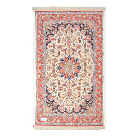 Oriental carpet with silk. ISFAHAN/PERSIA, 20th century, ca. 166x106 cm. - photo 2