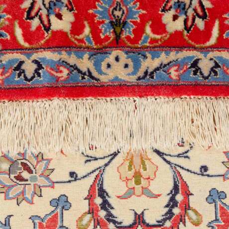 Oriental carpet with silk. ISFAHAN/PERSIA, 20th century, ca. 166x106 cm. - фото 5