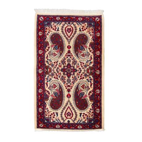 Oriental carpet. SARUK/PERSIA, 20th century, ca. 136x73 cm. - Foto 1