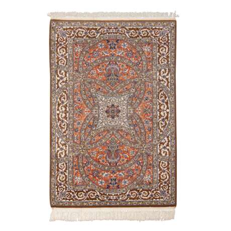 Oriental carpet with silk. ISFAHAN/PERSIA, 20th century, ca. 163x110 cm. - фото 1