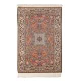 Oriental carpet with silk. ISFAHAN/PERSIA, 20th century, ca. 163x110 cm. - фото 1