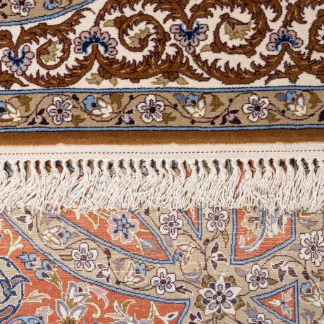 Oriental carpet with silk. ISFAHAN/PERSIA, 20th century, ca. 163x110 cm. - Foto 3