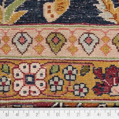 Oriental carpet with silk. GHOM/PERSIA, mid-20th century, ca. 185x130 cm. - photo 5