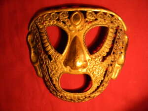 Masque de Kalachakra en cuivre repoussé