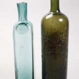 Vier historische Weinflaschen - Foto 2