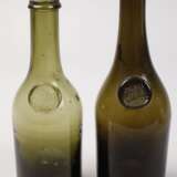 Vier historische Weinflaschen - photo 4