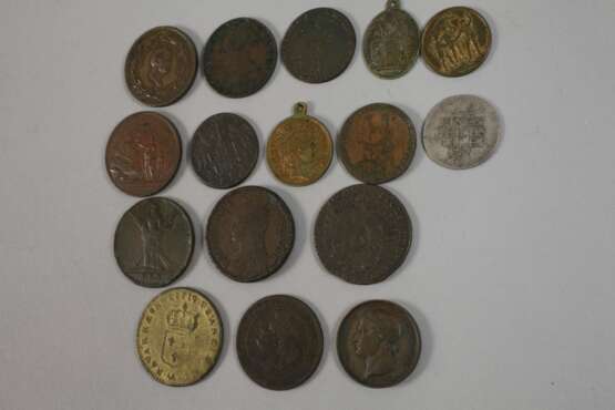 Konvolut Münzen und Medaillen - Foto 3