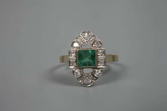 Art déco-Ring mit Smaragd und Diamanten - Foto 2