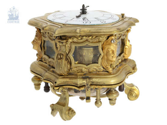 Tischuhr: außergewöhnliche, hochkomplizierte Friedberger Horizontal-Tischuhr, Elrhow I. London (Andreas Wöhrle, Friedberg), ca. 1750 - Foto 3